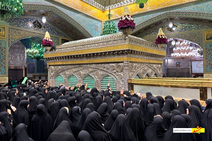 مراسم غبارروبی ضریح مطهر امام رضا (ع) با حضور بانوان برگزار شد