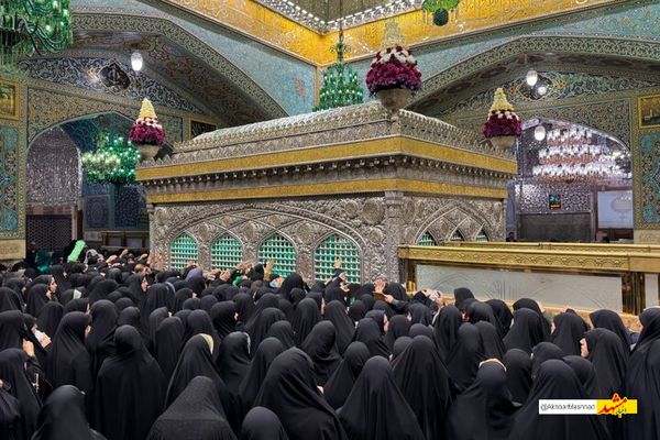 مراسم غبارروبی ضریح مطهر امام رضا (ع) با حضور بانوان برگزار شد