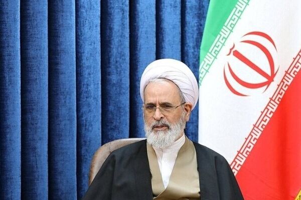 آیت‌الله اعرافی: باید جنگ و پاسخ به تجاوز دشمن در صدر اولویت‌ها باشد