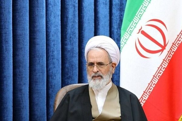 آیت‌الله اعرافی: باید جنگ و پاسخ به تجاوز دشمن در صدر اولویت‌ها باشد