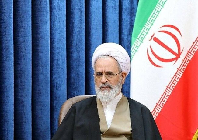 آیت‌الله اعرافی: باید جنگ و پاسخ به تجاوز دشمن در صدر اولویت‌ها باشد