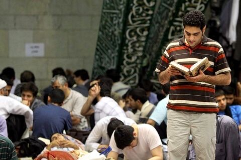 شانزدهمین اعتکاف دانشگاهیان مشهد در جوار حرم مطهر رضوی برگزار شد