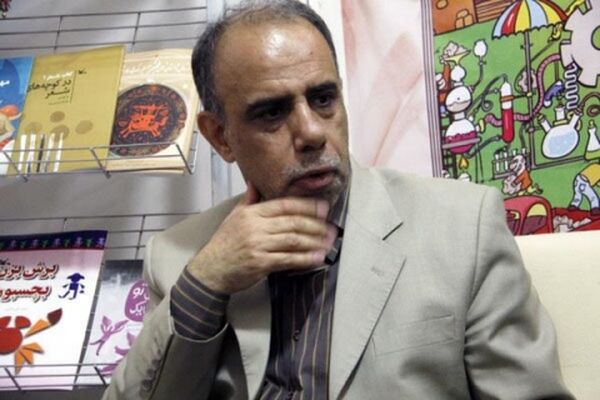 تقریظ‌های رهبری تاثیر زیادی بر استقبال جوانان از کتاب دارد