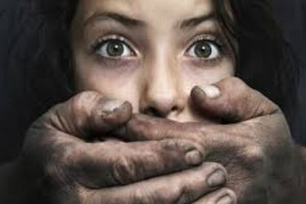 چطور از کودکم در برابر بچه بازی محافظت کنم؟/ پدوفیلی چیست؟