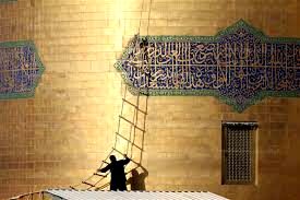 شست‌وشوی گنبد حرم رضوی
