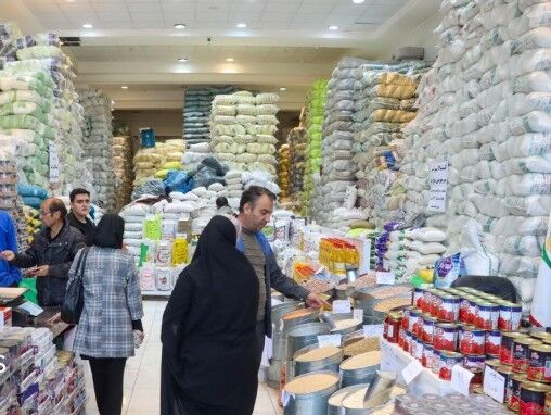 ذخایر کالا‌های اساسی برای میزبانی از زائران در مشهد و خراسان رضوی فراهم است | کاهش تخلفات صنفی