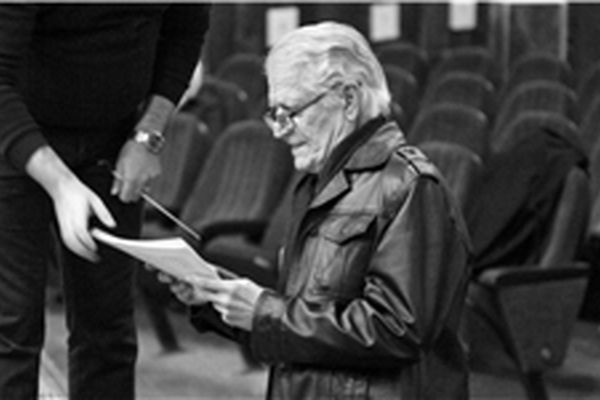 احمد پژمان به تلویزیون می‌رود