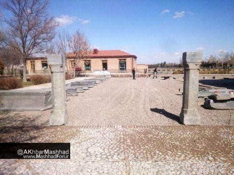 سنگ مزارهای ارزشمند در محوطه بنای هارونیه،