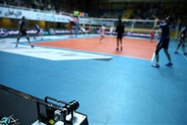نظارت چهارچشمی بر بازیکنان والیبال