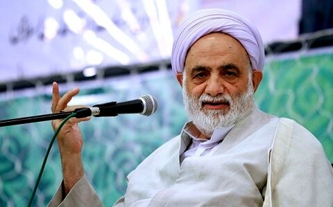 حجت الاسلام قرائتی: روزشمارهای من درآوردی را تمام کنید!