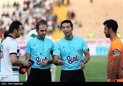 دیدار تیم‌های فوتبال سیاه جامگان و برق  شیراز