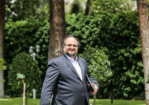 نگرانی شریعتمداری از تصمیم نعمت‌زاده