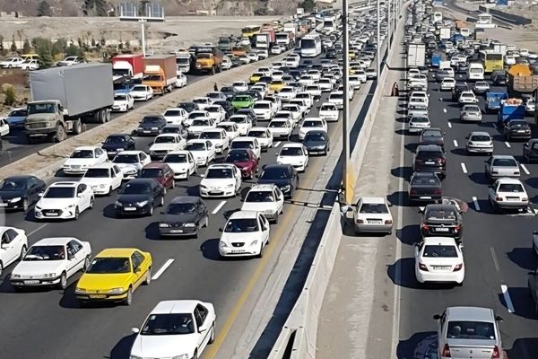ترافیک در ورودی مشهد سنگین و پرحجم است