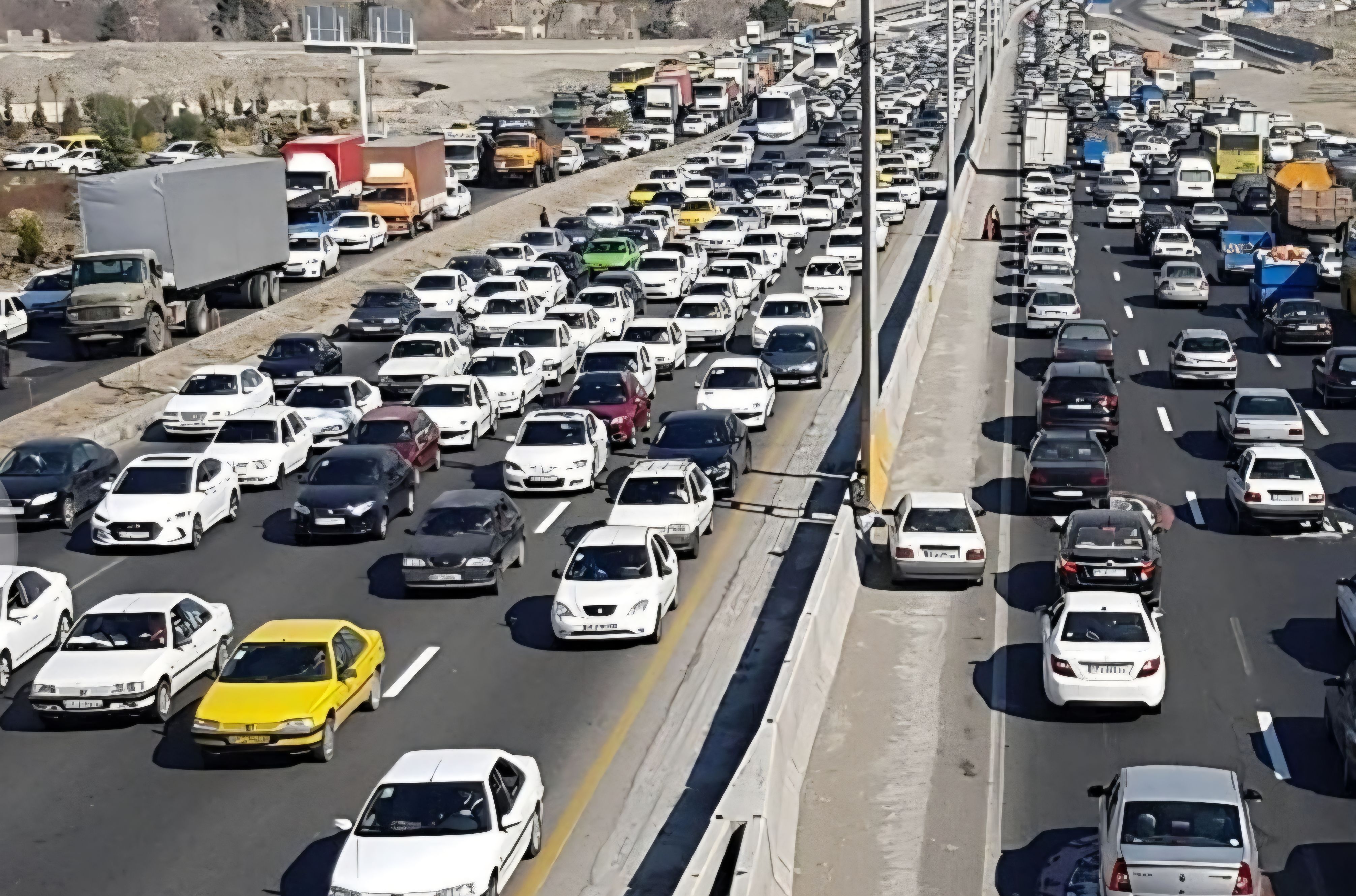 ترافیک در ورودی مشهد سنگین و پرحجم است