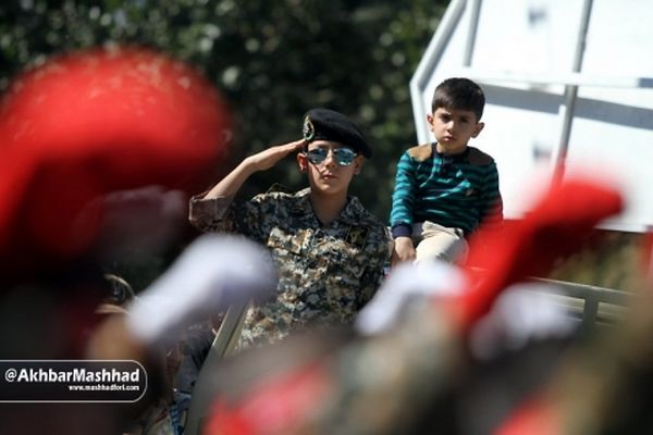 رژه نیروهای مسلح  در مشهد برگزار شد