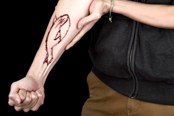 چه کسانی بازی نهنگ آبی را انجام می دهند