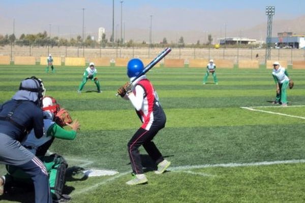 بانوان خراسانی در اردوی تیم ملی سافت‌بال