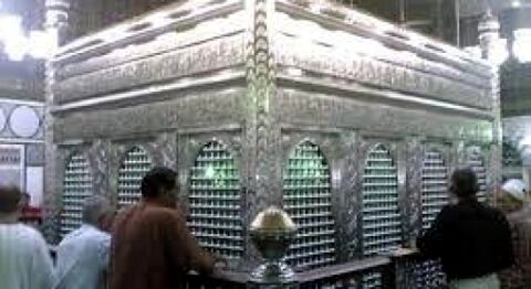 مقام رأس الحسین به روی عزاداران بسته شد/ آیا جامع الازهر به وحدت مسلمین اعتقاد ندارد؟