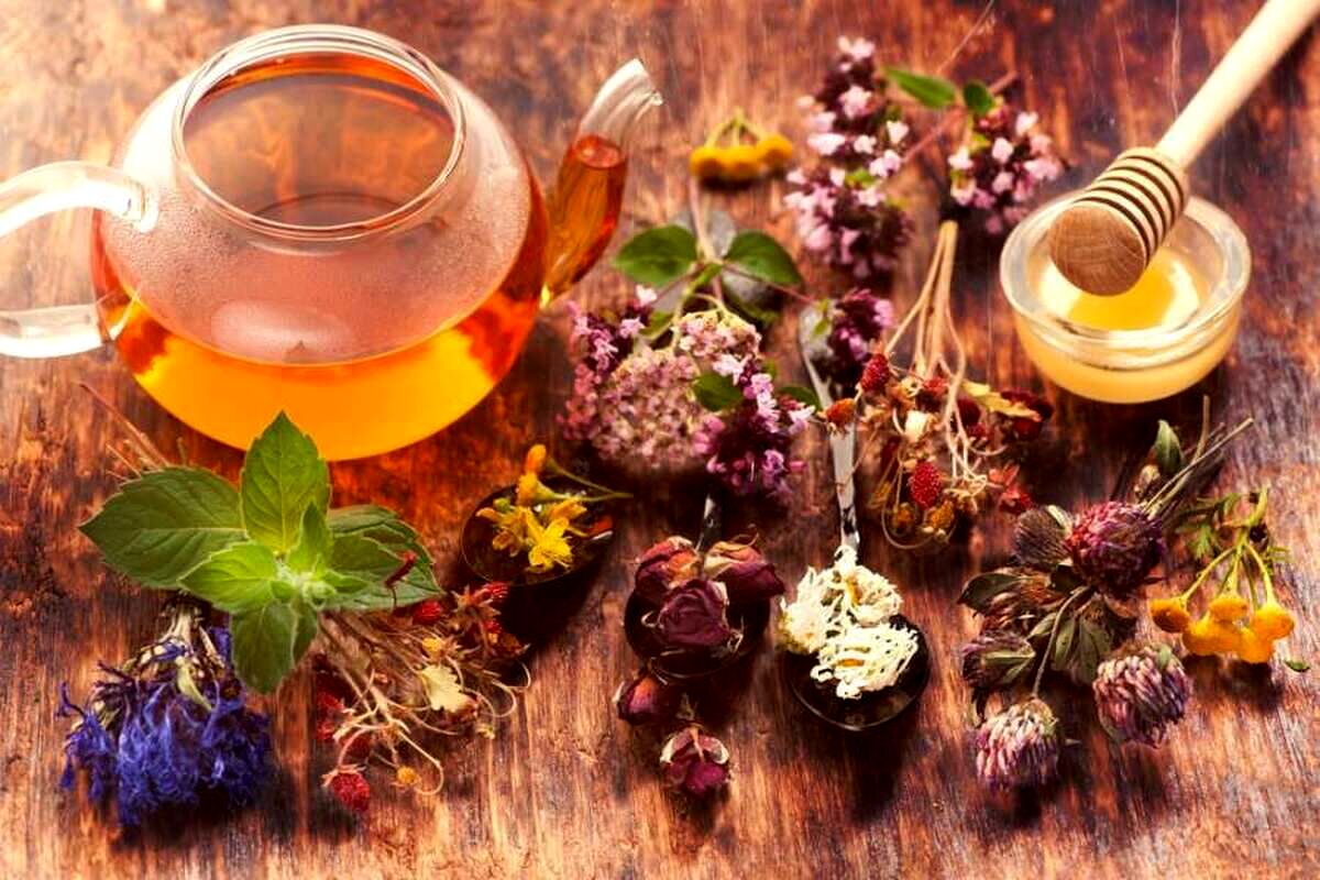 نقش موثر دمنوش‌ها و شربت‌های طبیعی در تقویت گوارش و آرام‌سازی بدن