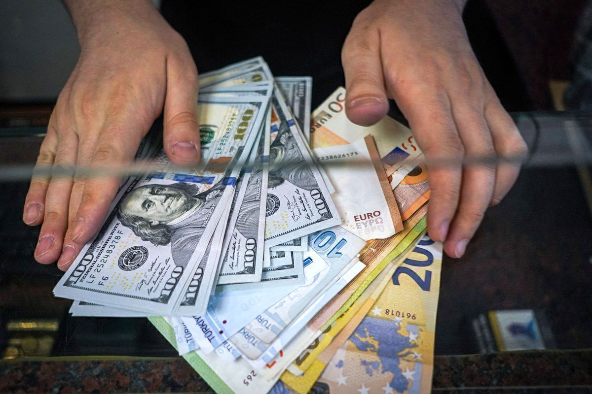 قیمت دلار در مشهد کمتر از تهران 
