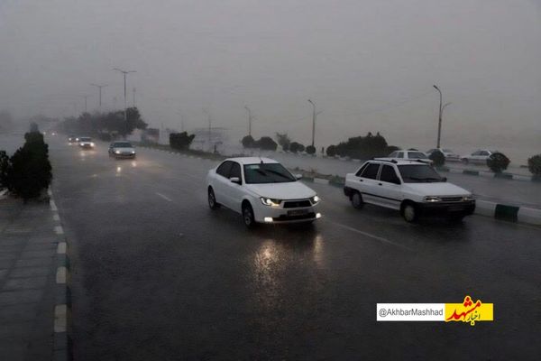 جاده های خراسان رضوی بارانی و لغزنده است