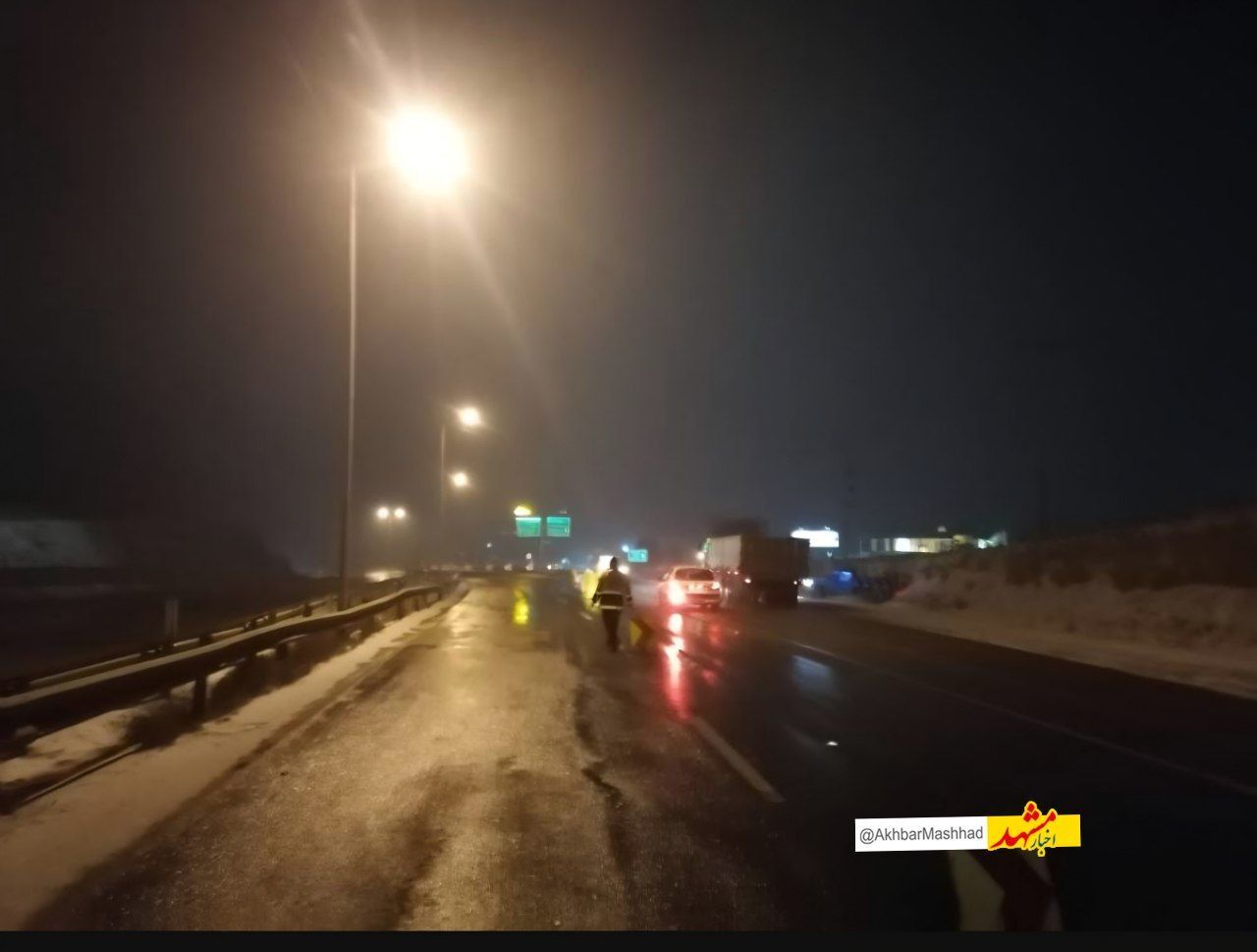 جاده‌های کوهستانی خراسان رضوی مه‌آلود است 