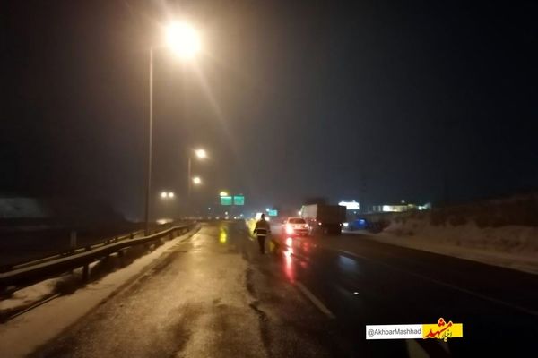 جاده‌های کوهستانی خراسان رضوی مه‌آلود است 