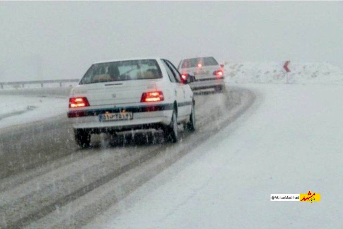 جاده‌های خراسان رضوی لغزنده و بارانی است