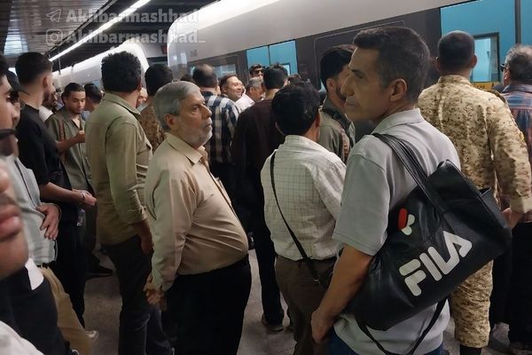 اختلال سیستمی باعث توقف مترو شد 