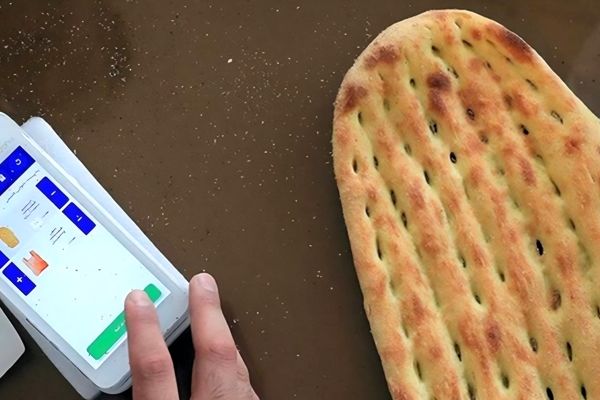 اختلال موقت فروش نان در مشهد به‌دلیل قطع کارتخوان‌ها
