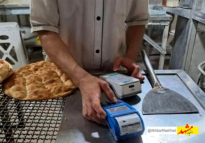 مسئولان اقتصادی و اتحادیه‌های صنفی شیوه فروش نان را سامان دهند