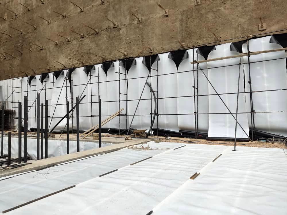 قیمت و هزینه اجرای زهکشی و آب‌بندی گود ساختمان در سال ۱۴۰۴ 