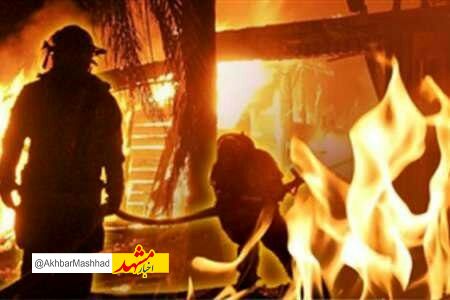 حریق گسترده در کارگاه تولیدی مبل در روستای خلق‌آباد اطراف مشهد