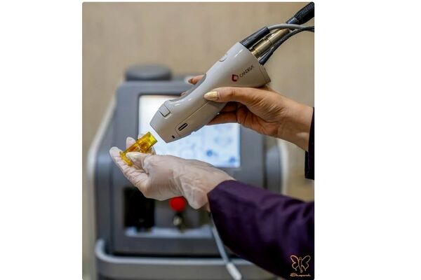 بهترین کلینیک لیزر موهای زائد مشهد کجاست؟ (راهنمای انتخاب مرکز لیزر در سال 1404)