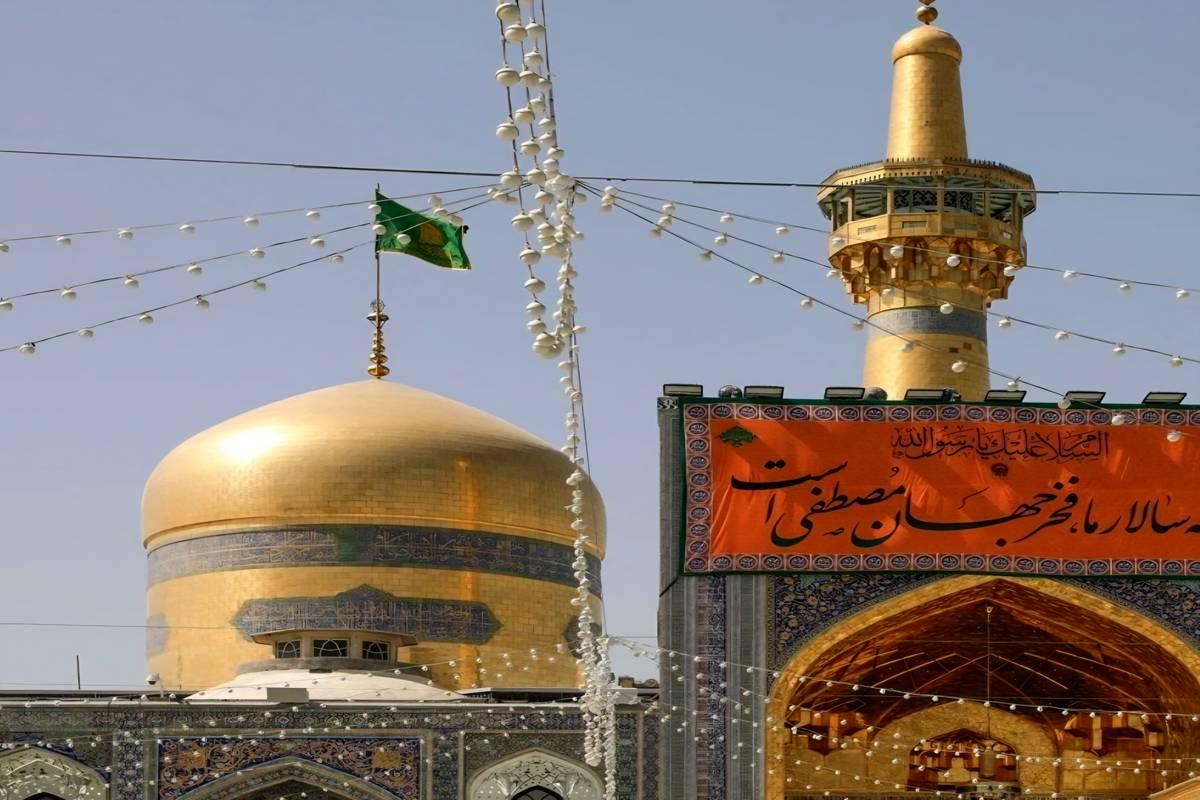 آذین بندی و چراغانی ویژه حرم رضوی در میلاد پیامبر اعظم(ص)