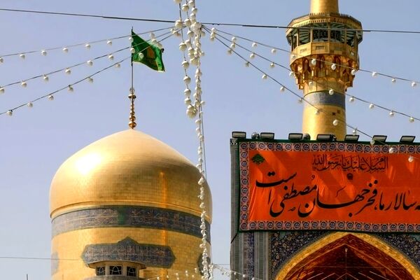 آذین بندی و چراغانی ویژه حرم رضوی در میلاد پیامبر اعظم(ص)