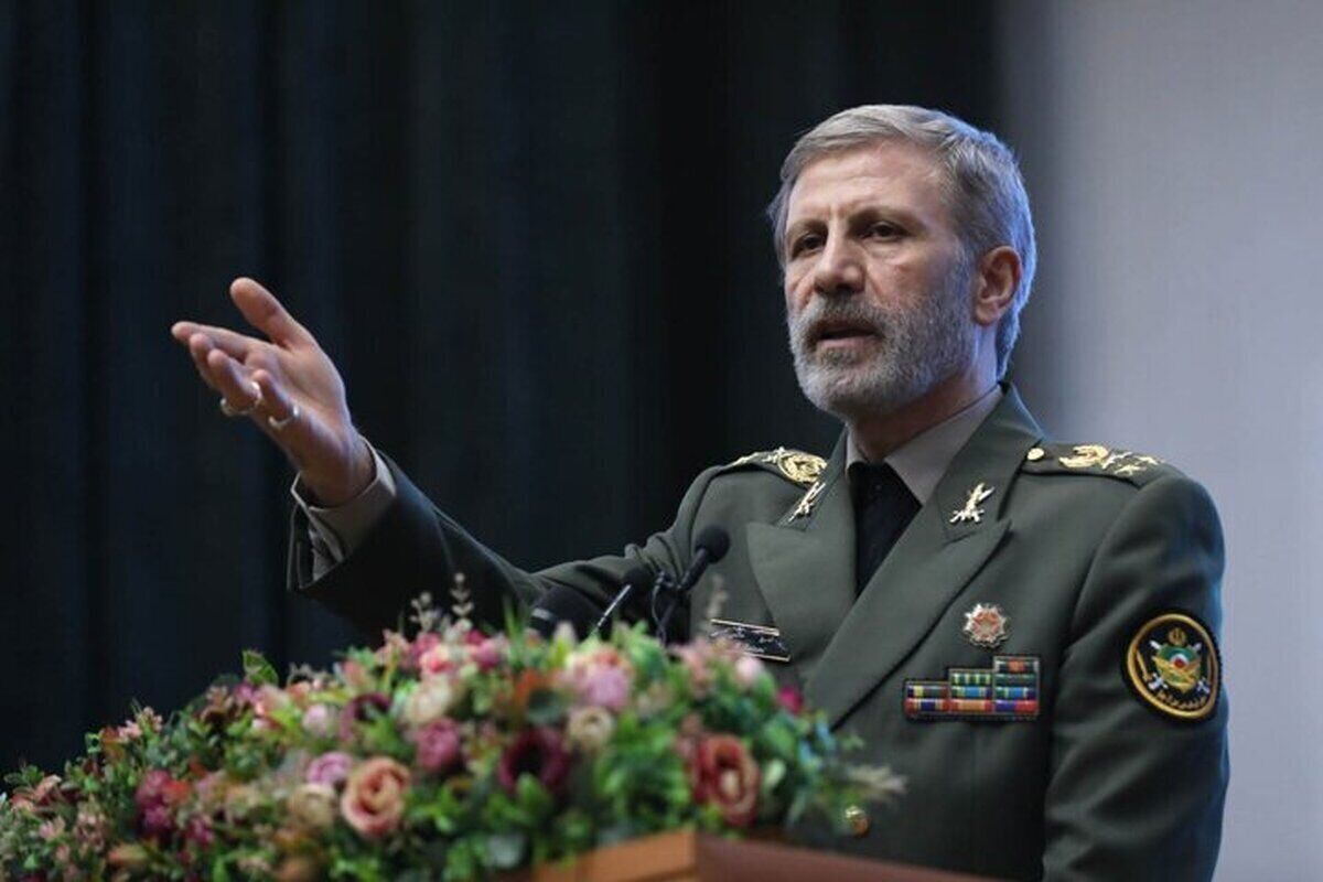 امیر حاتمی: ارتش با چشمانی باز و دستانی به ماشه، آماده مقابله با هرگونه تجاوز دشمنان است