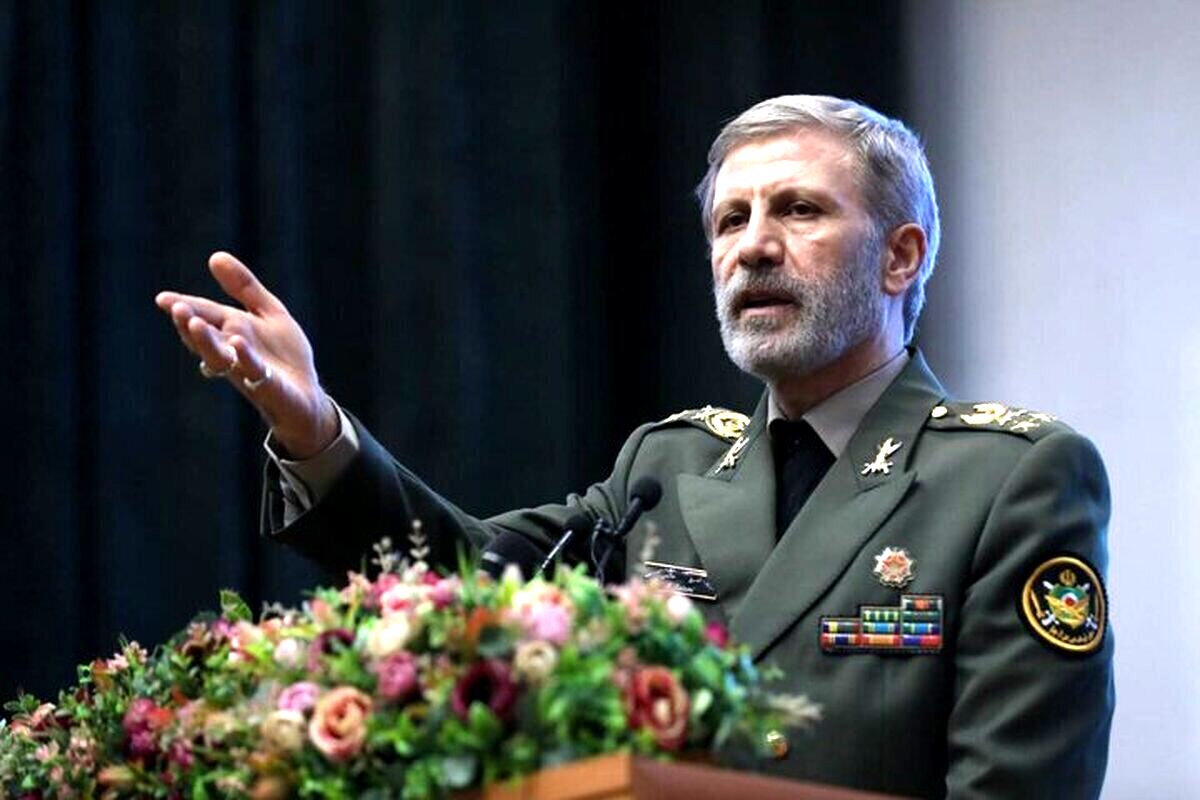 امیر حاتمی: ارتش با چشمانی باز و دستانی به ماشه، آماده مقابله با هرگونه تجاوز دشمنان است