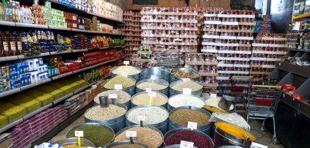 فرماندار مشهد: حداقل تا دو،سه ماه آینده مشکلی در تأمین کالا‌های اساسی نداریم | تجهیز ۳۰۰ نانوایی برای خدمت‌رسانی در شرایط بحران