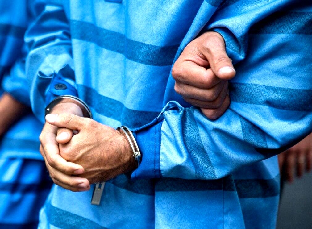 متهم به قتل پس از دستگیری توسط پلیس مشهد: عمویم را کشتم، چون از پراید من استفاده می‌کرد!