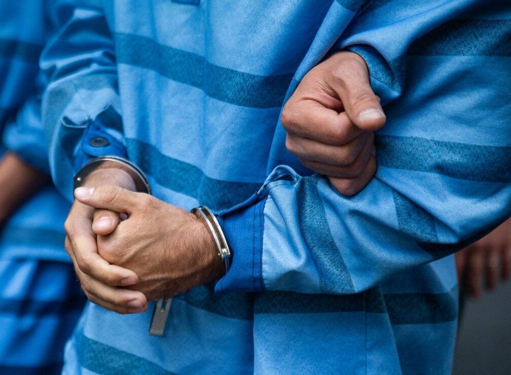 متهم به قتل پس از دستگیری توسط پلیس مشهد: عمویم را کشتم، چون از پراید من استفاده می‌کرد!