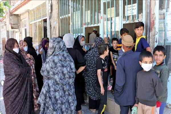 صف نانوایی و پمپ بنزین در مشهد کوتاه شد