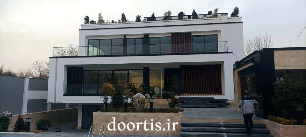 نرده شیشه ای اکسپوز
