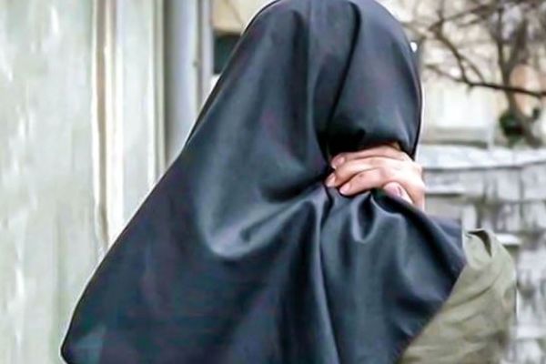 پلیس مشهد در جست و جوی ۳  جوان شیطان صفت | گریختن دختر جوان از  لانه شیطان!