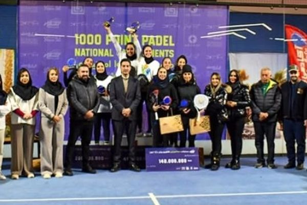 پایان رقابت‌های بانوان جام ۱۰۰۰ امتیازی پدل کشور در مشهد / قهرمانی خانم های صحابه فرد و کهریزی