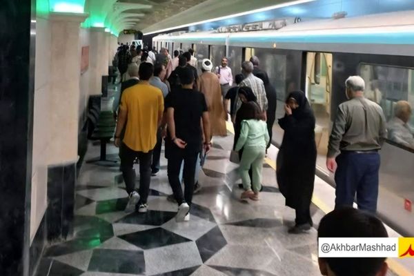 افزایش ساعات سرویس‌دهی خط ۳ قطار شهری مشهد در روز عرفه