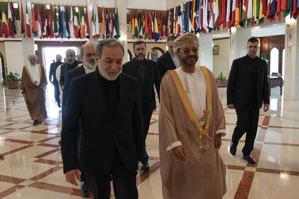 وزیر امور خارجه عمان فردا به تهران سفر می‌کند