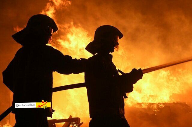 یک کارخانه در شهرک صنعتی «توس» مشهد دچار آتش‌سوزی گسترده شد