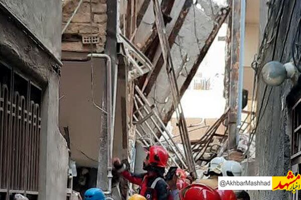 انفجار منزل مسکونی در بلوار هدایت مشهد / نجات مادر و کودک از زیر آوار