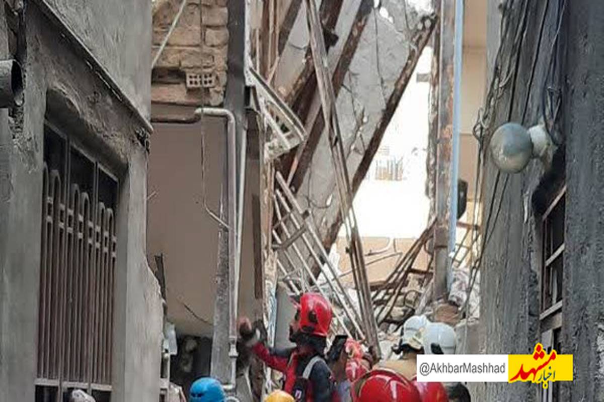 انفجار منزل مسکونی در بلوار هدایت مشهد / نجات مادر و کودک از زیر آوار